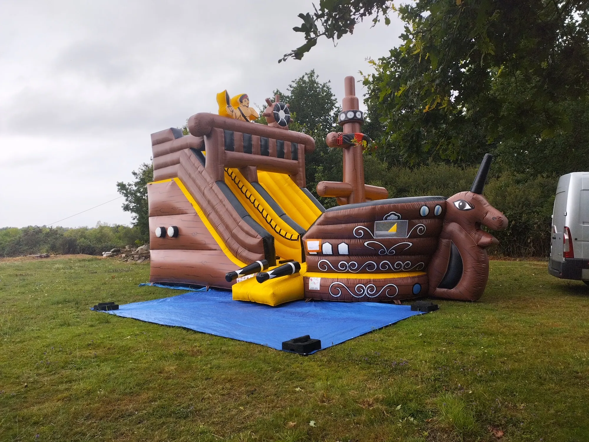Le Toboggan Pirate — structure gonflable à louer en Bretagne